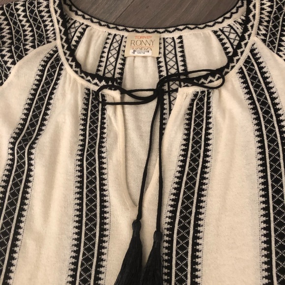 Hobo light black on white sweater - Picture 7 of 8